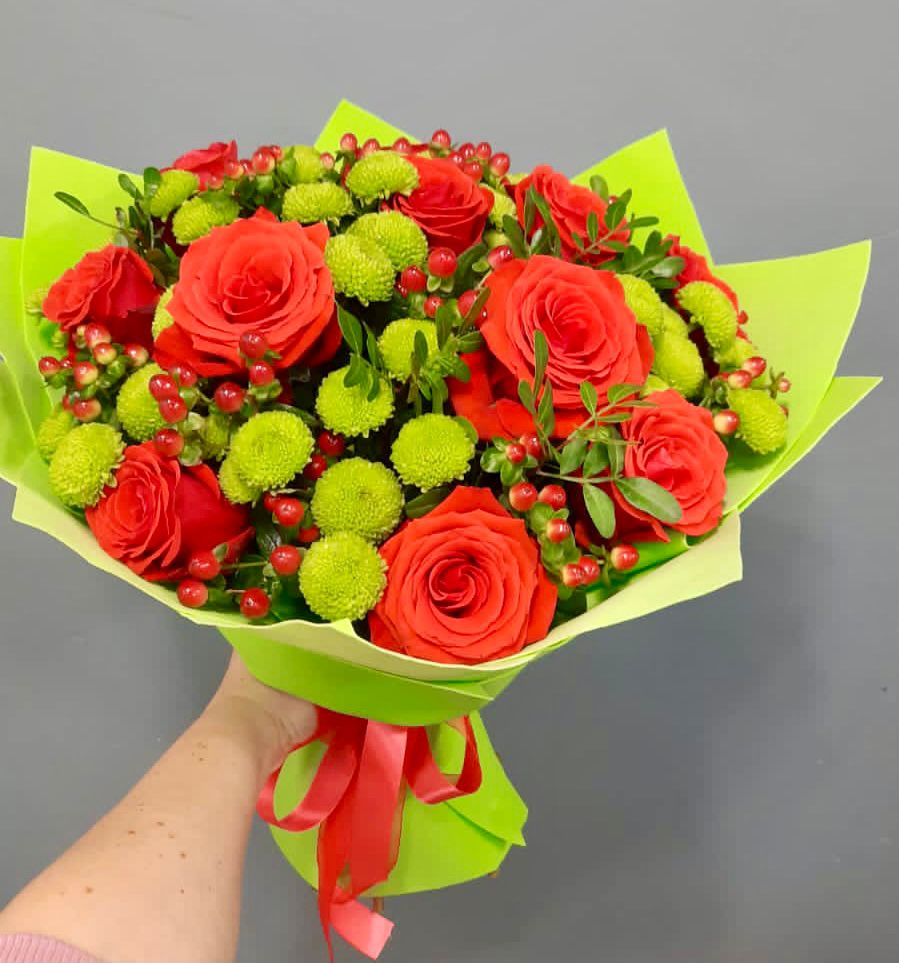 Букет цветов из: Хризантемы и Розы в Тимонино