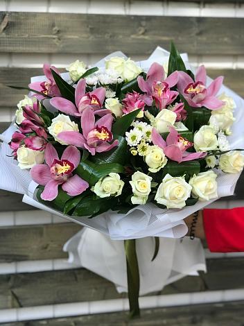 Букет цветов из: Розы и Хризантемы в Тимонино