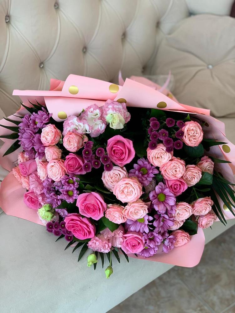 Букет цветов из: Хризантемы, Розы и Лизиантусы в Тимонино