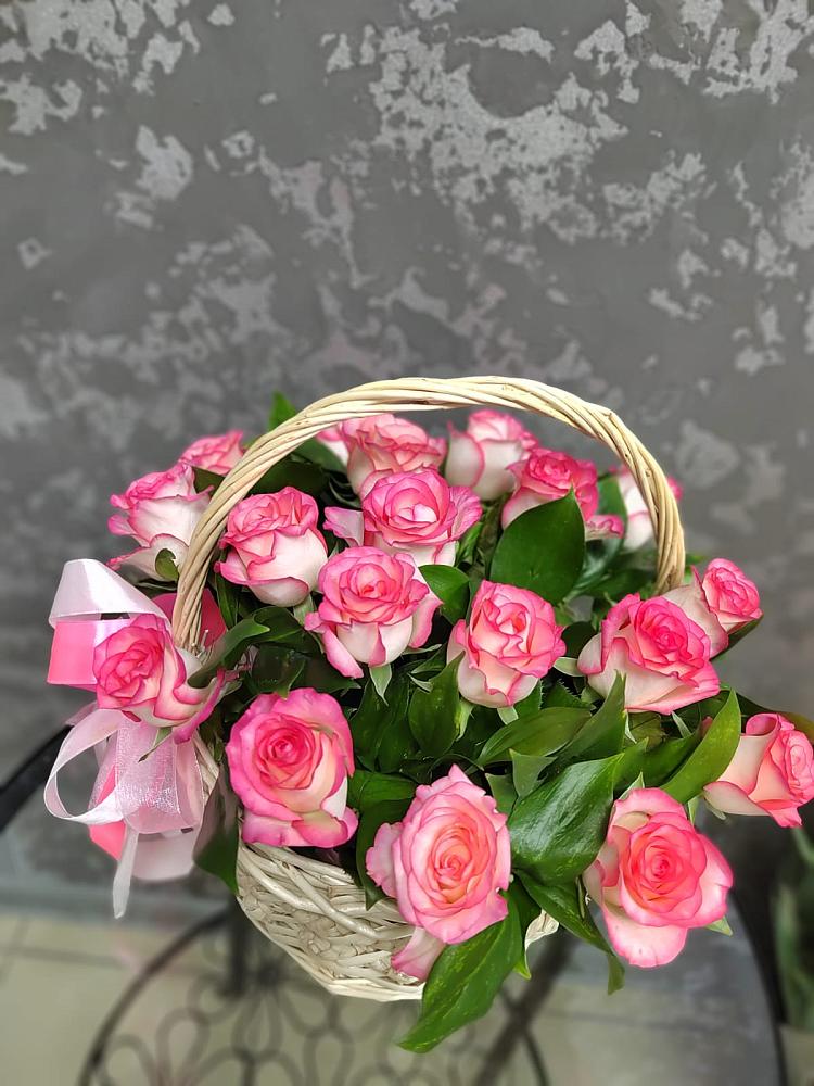Цветочная композиция из Розы в корзине в Тимонино