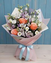 Букет цветов из:  Лизиантусы, Розы, Альстромерии и Гипсофила в Тимонино