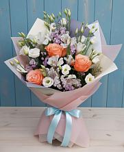 Букет цветов из:  Лизиантусы, Розы, Альстромерии и Гипсофила в Тимонино