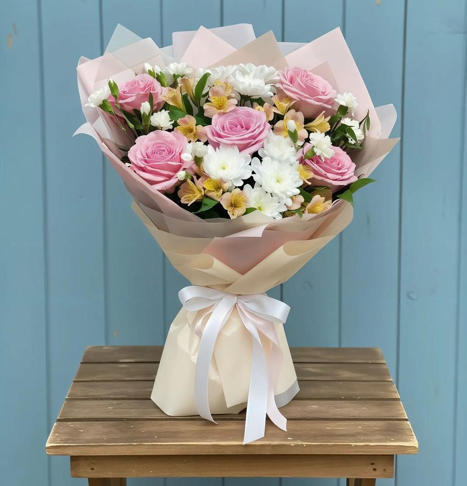 Букет цветов из: Гвоздики, Орхидеи и Розы в Тимонино