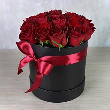 Цветочная композиция из Розы в шляпной коробке в Тимонино