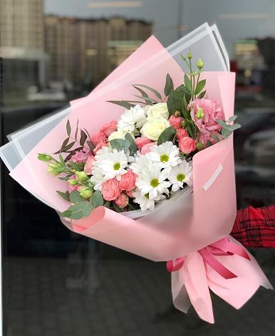 Букет цветов из: Розы, Лизиантусы и Хризантемы в Тимонино