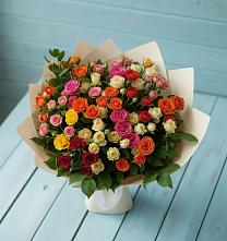 Букет Микс из разноцветных кустовых роз в Тимонино